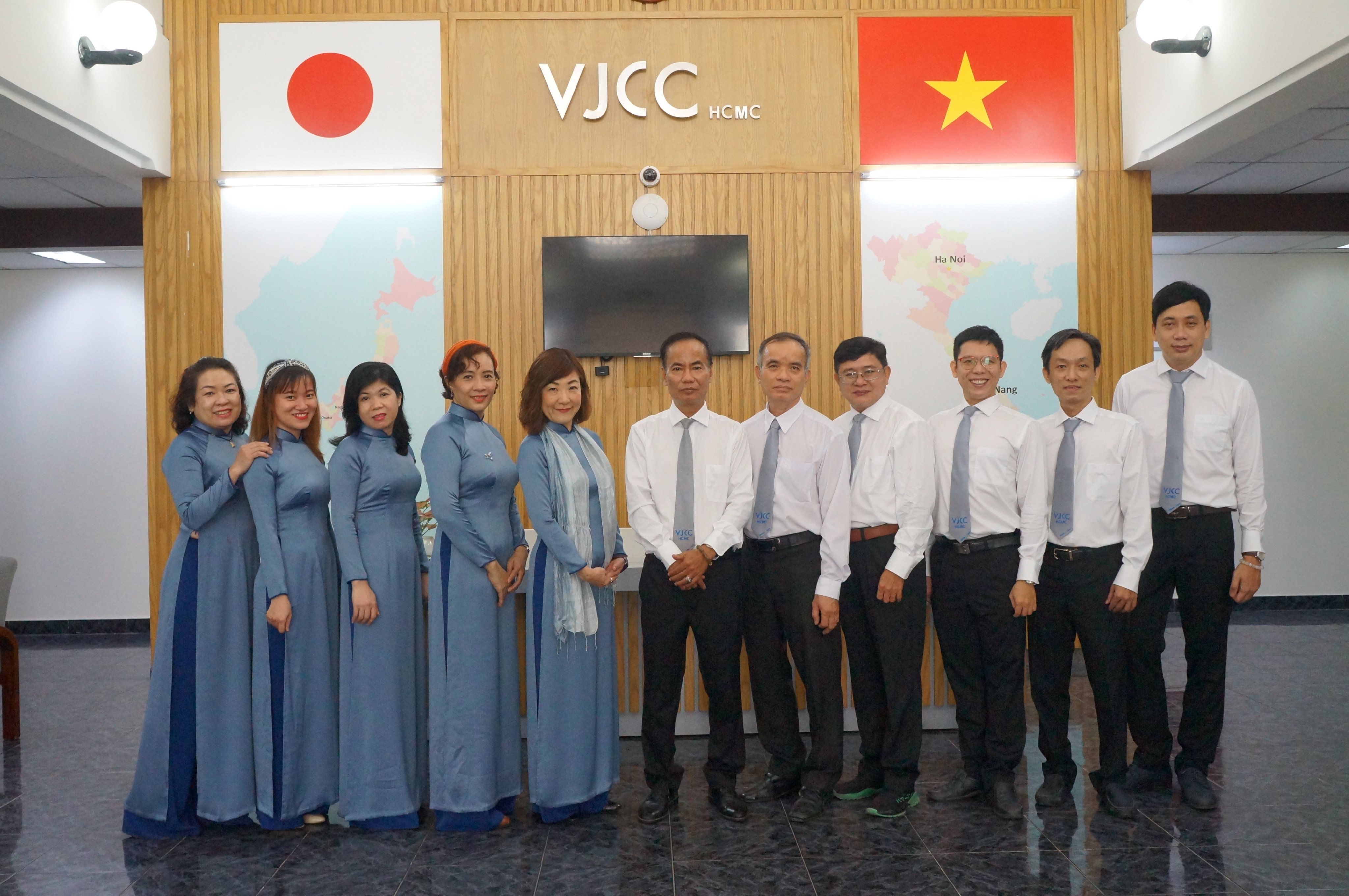 Ban lãnh đạo và tập thể cán bộ nhân viên Phân Viện VJCC tại TP. HCM.